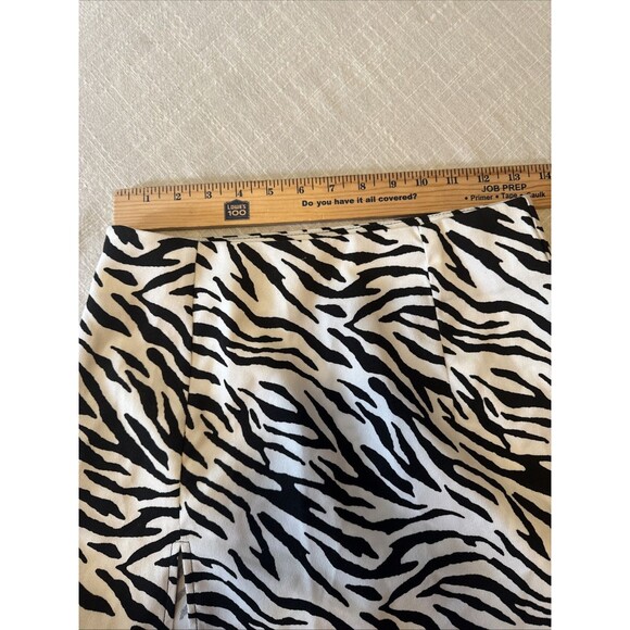 Sexy Cute Zebra Print Mini Skirt Women’s Size Small SHEIN front Slit Side Zipper - Picture 7 of 8